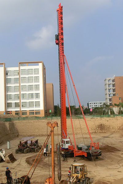 CFG桩机在渭南工地
